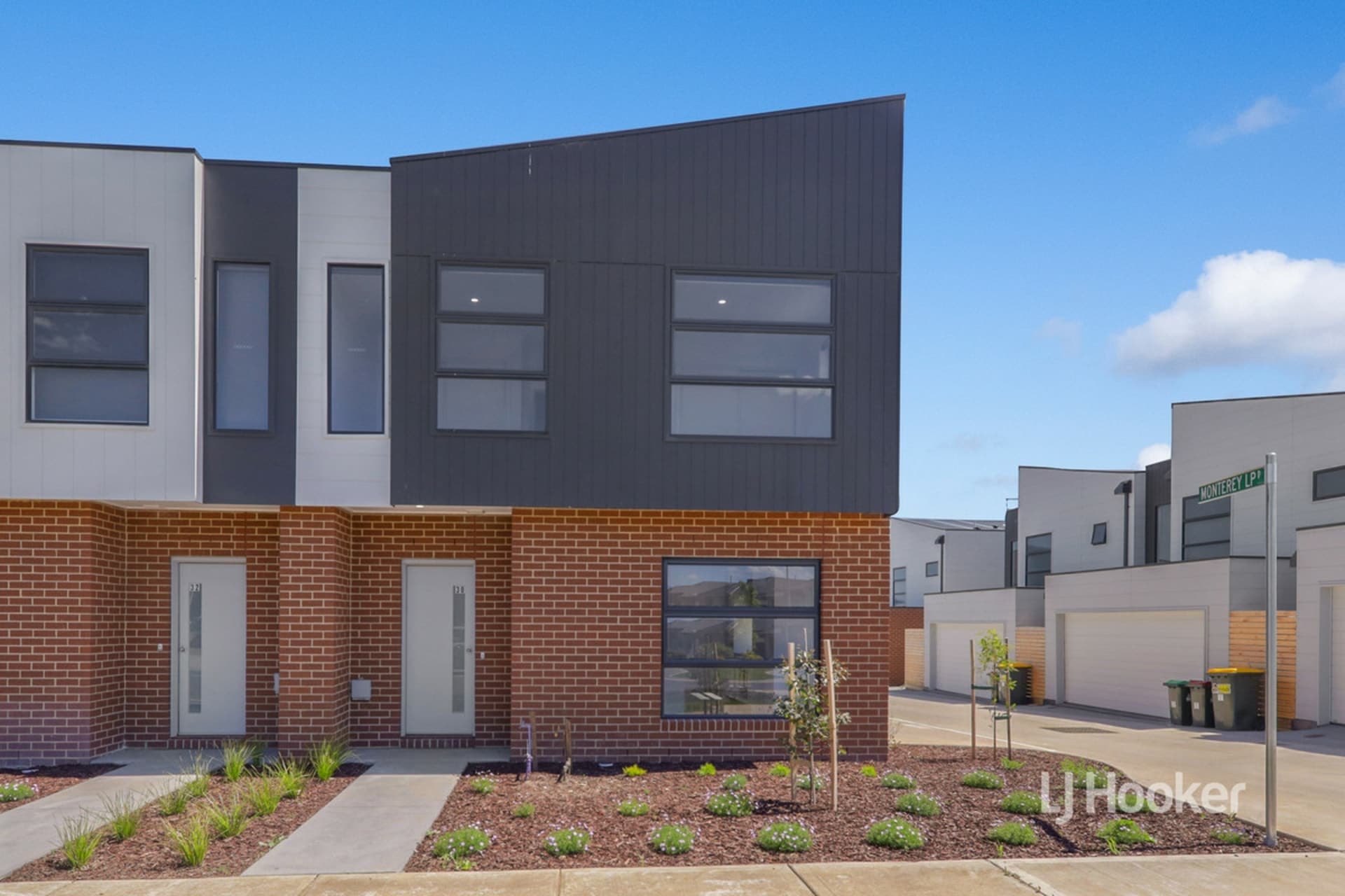 30 Merribrook Boulevard Clyde VIC, Clyde - Thumbnail 2