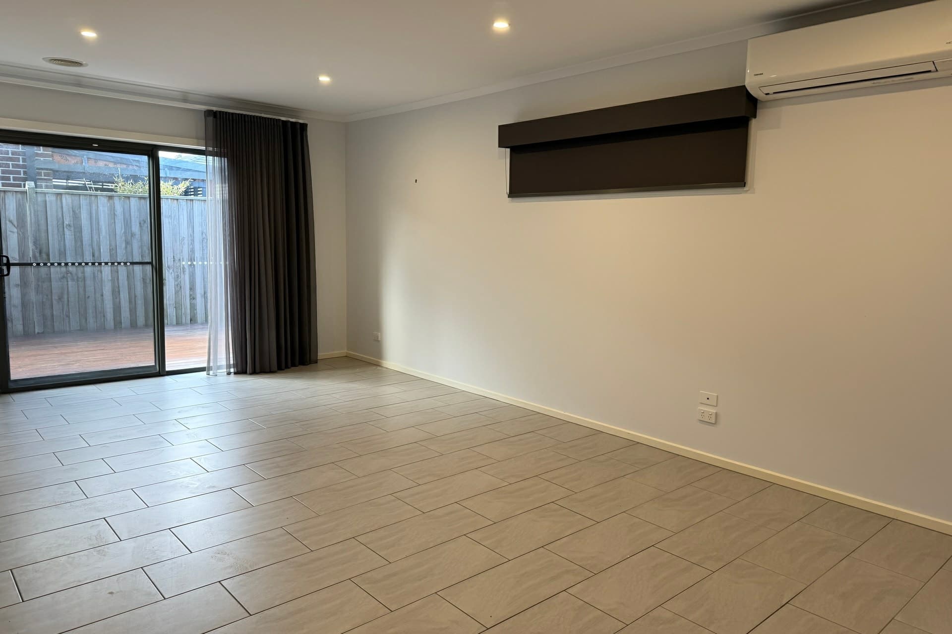 8 Stonemason Road Clyde North VIC, Clyde North - Thumbnail 5