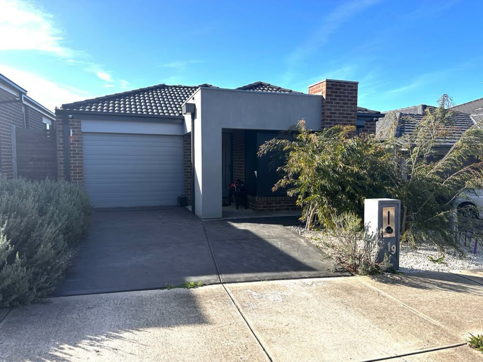 19 Anvil Way Clyde North VIC, Clyde North - Thumbnail 2