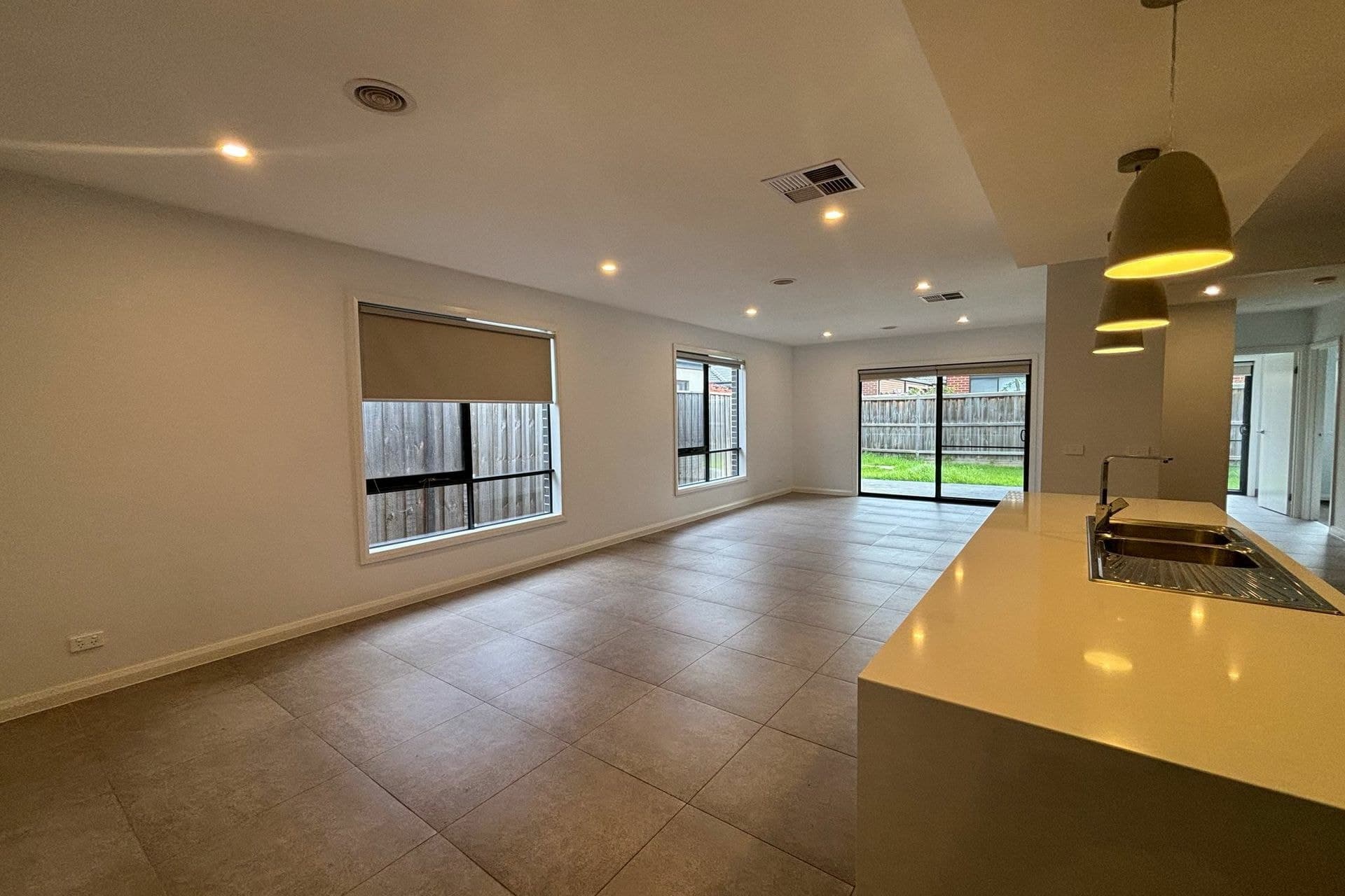 26 Alphey Road Clyde North VIC, Clyde North - Thumbnail 4