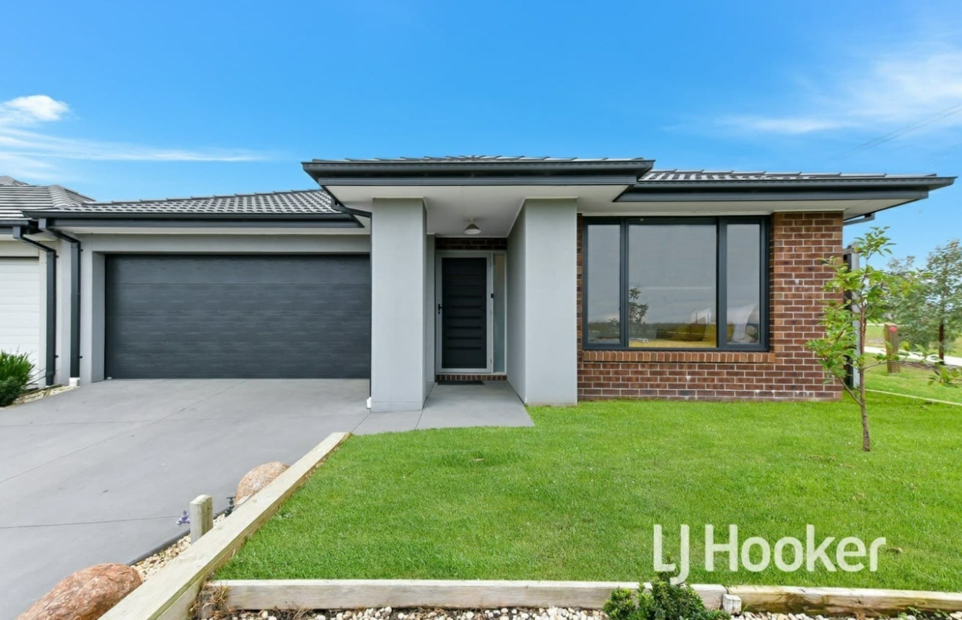 14 Aspire Avenue Clyde North VIC, Clyde North - Thumbnail 2