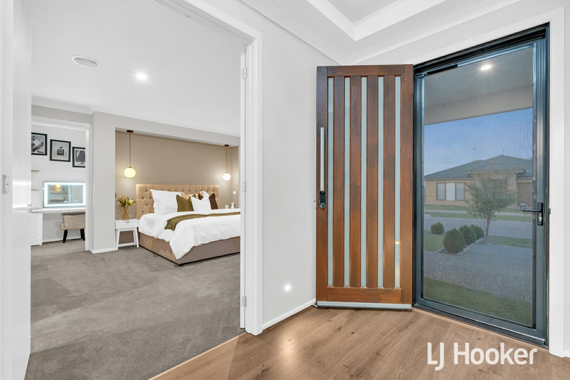 17 Liwen Street Clyde North VIC, Clyde North - Thumbnail 4