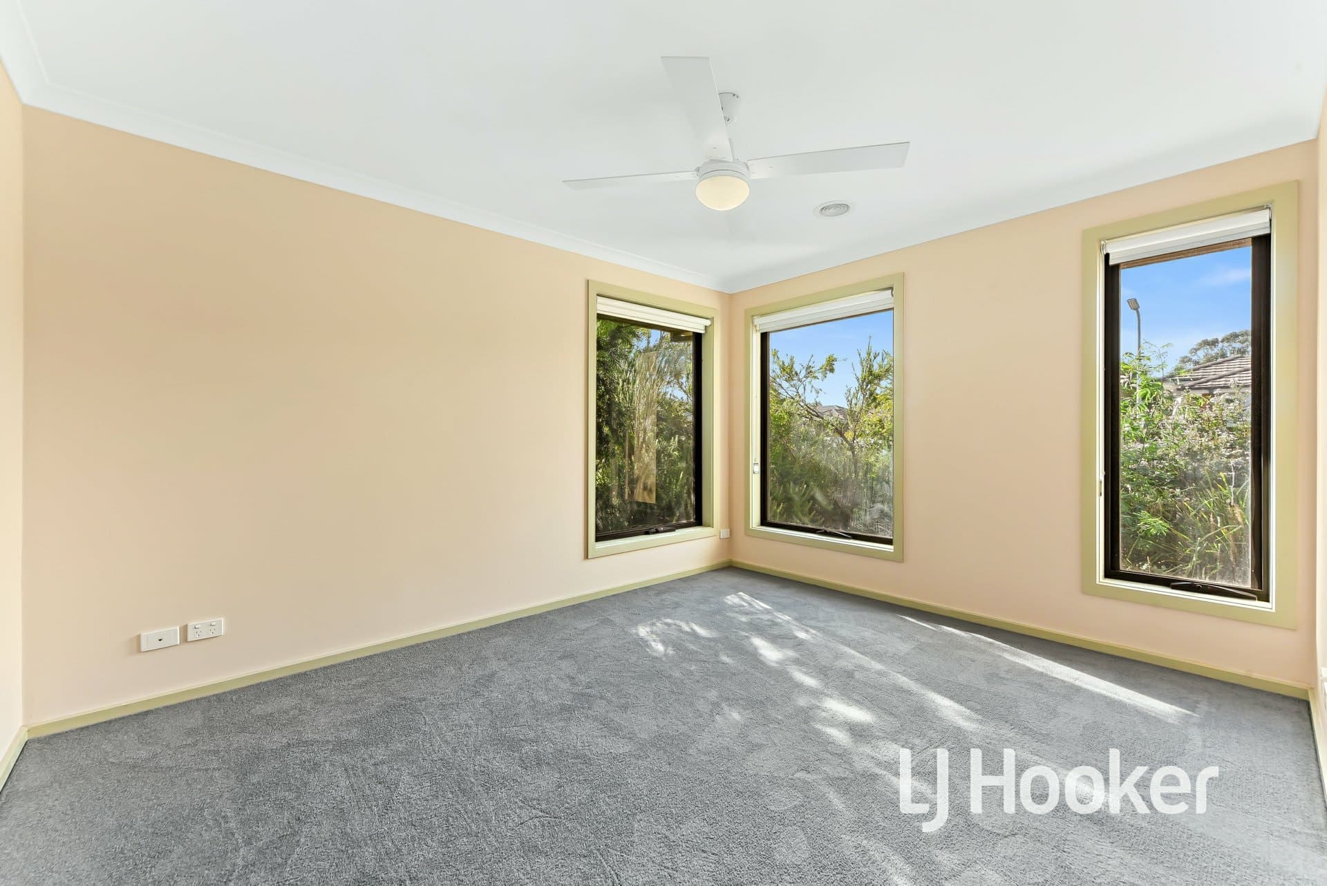 2 Gawler Way Clyde North VIC, Clyde North - Thumbnail 5