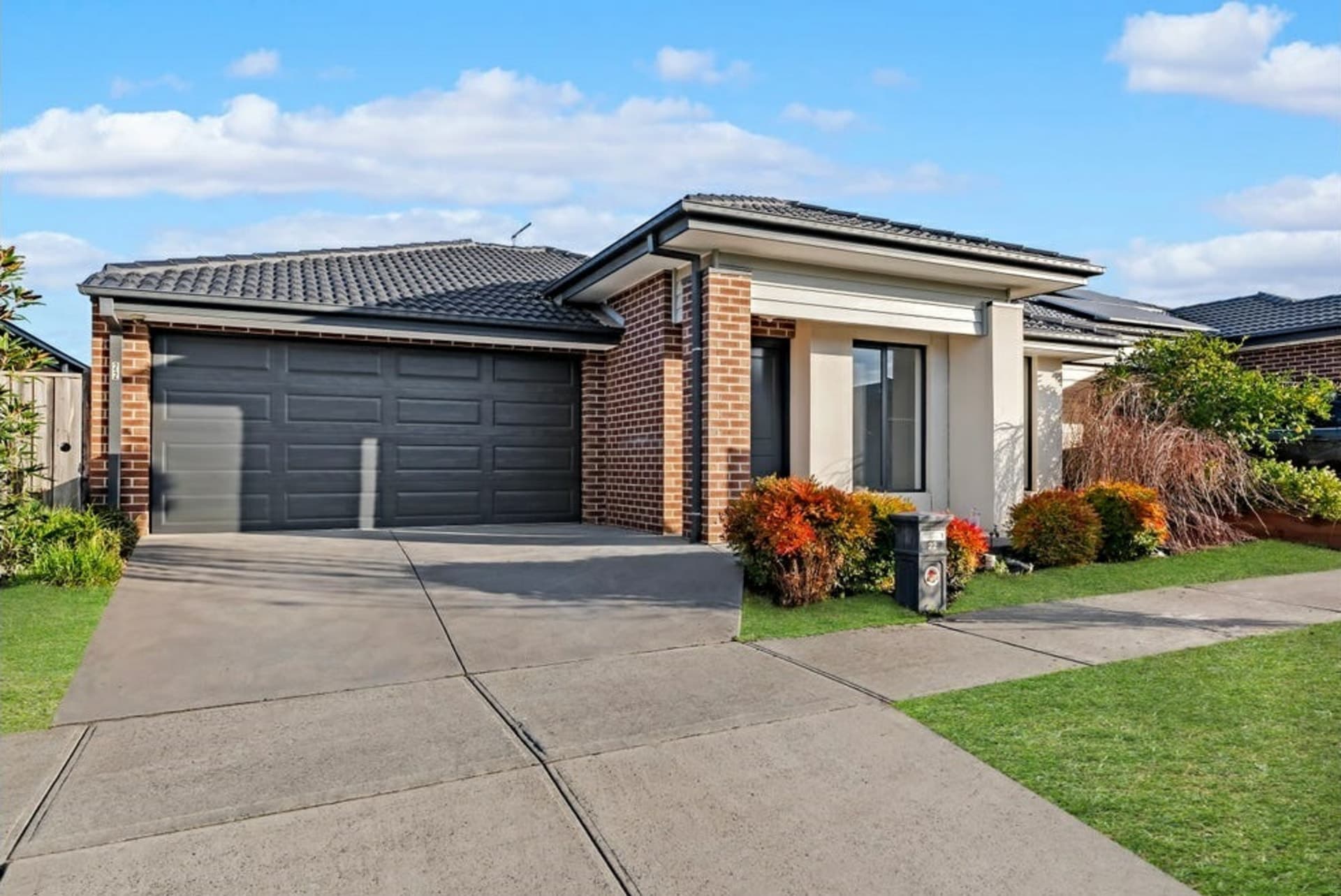 22 Carisbrooke Way Clyde North VIC, Clyde North - Image 1