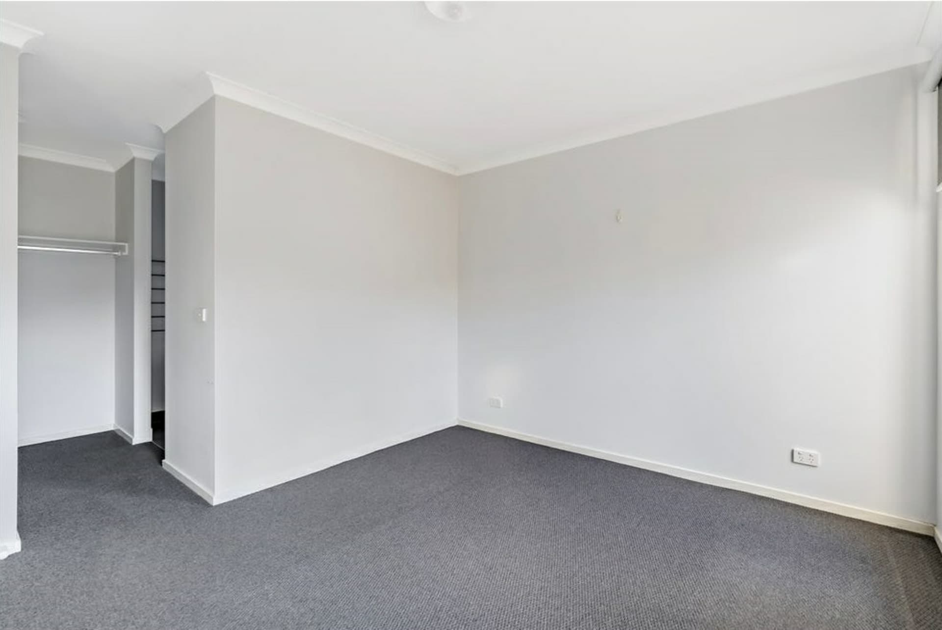 22 Carisbrooke Way Clyde North VIC, Clyde North - Thumbnail 5