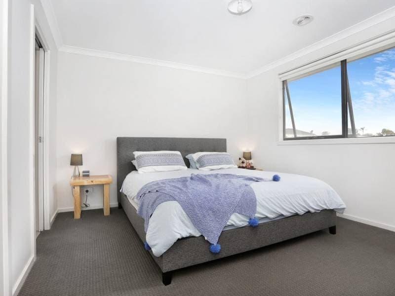 1 Hut Road Clyde North VIC, Clyde North - Image 1