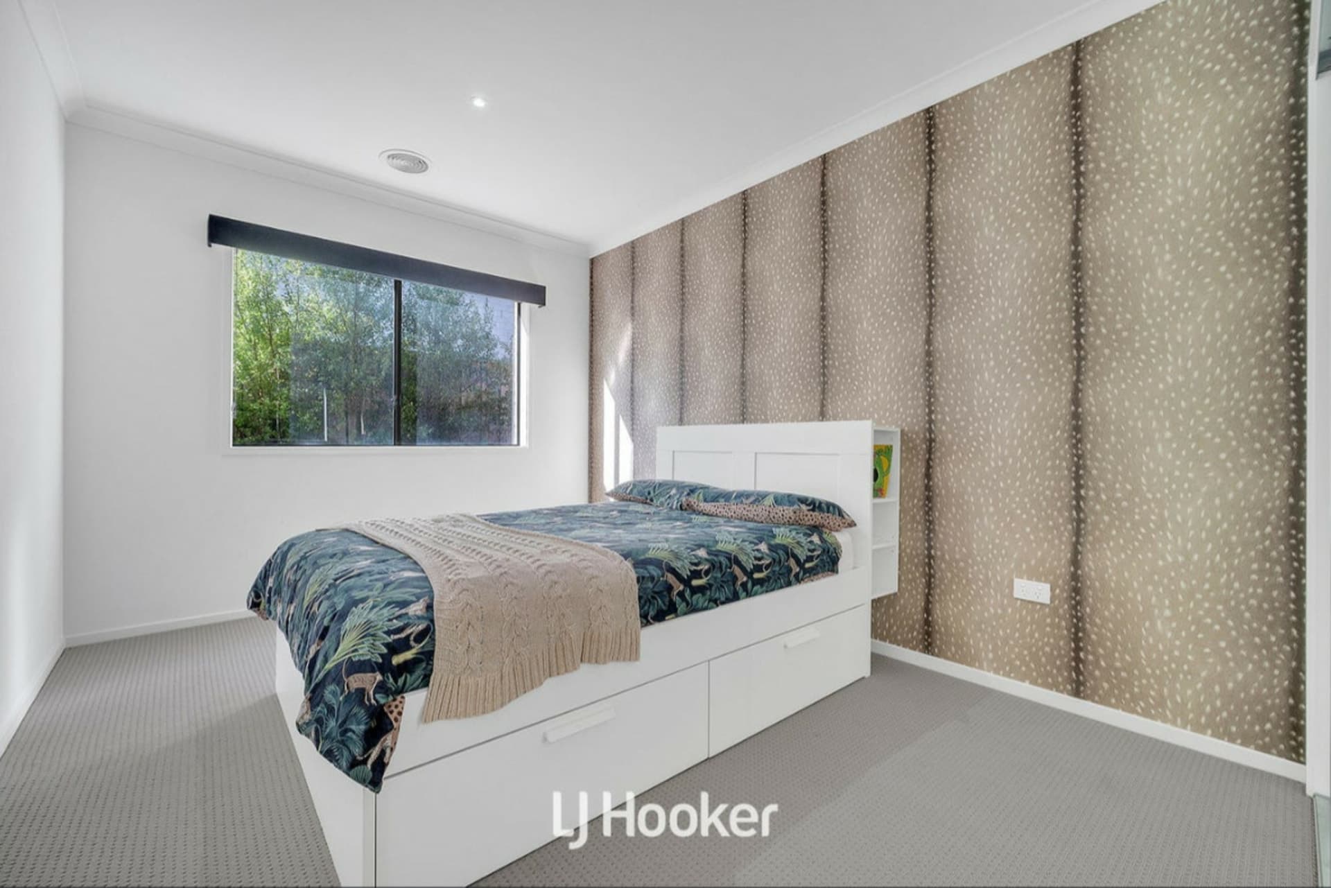 8 Tallrush Street Clyde North VIC, Clyde North - Thumbnail 8