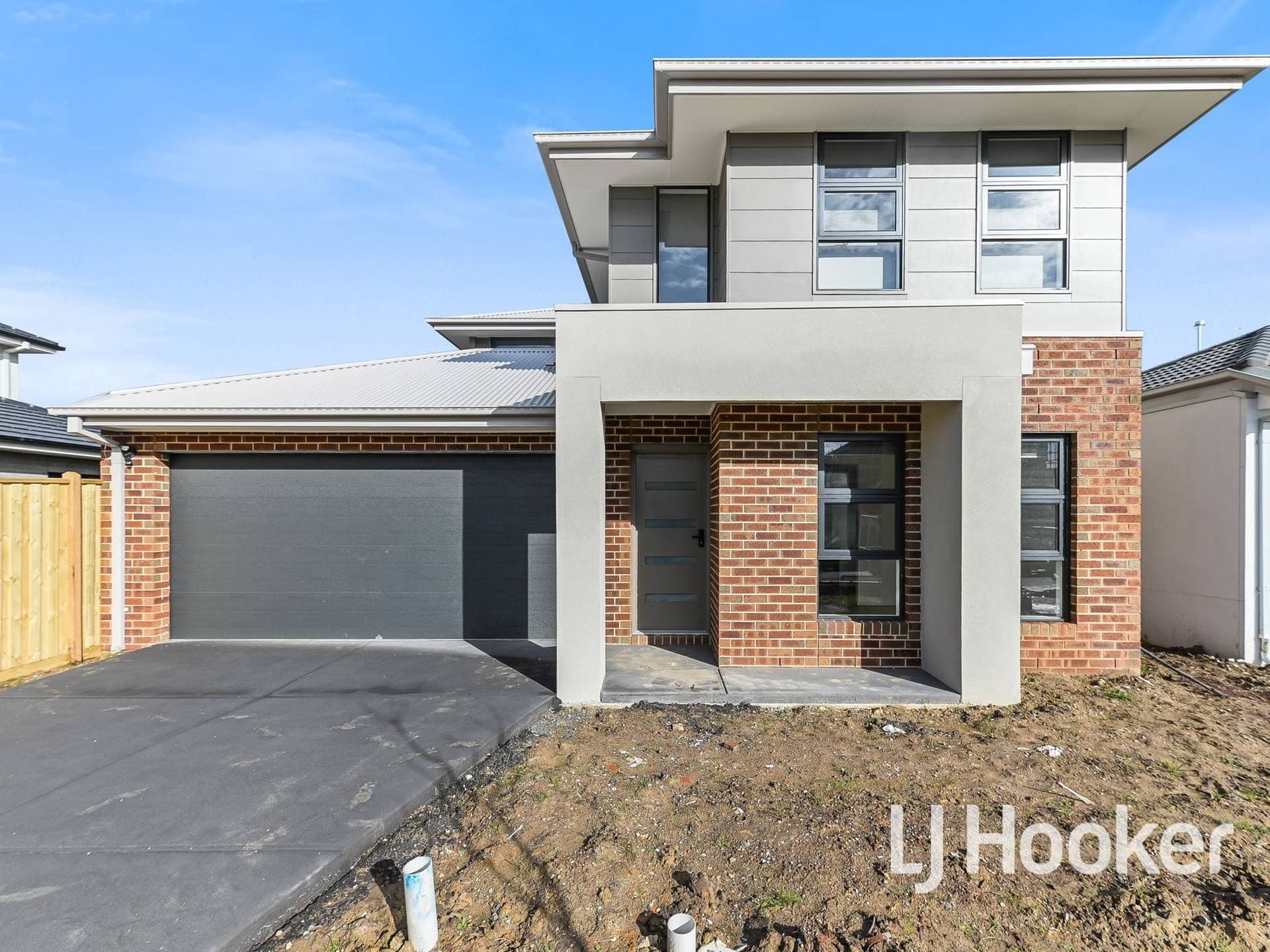 38 Grazing Way Clyde North VIC, Clyde North - Thumbnail 2