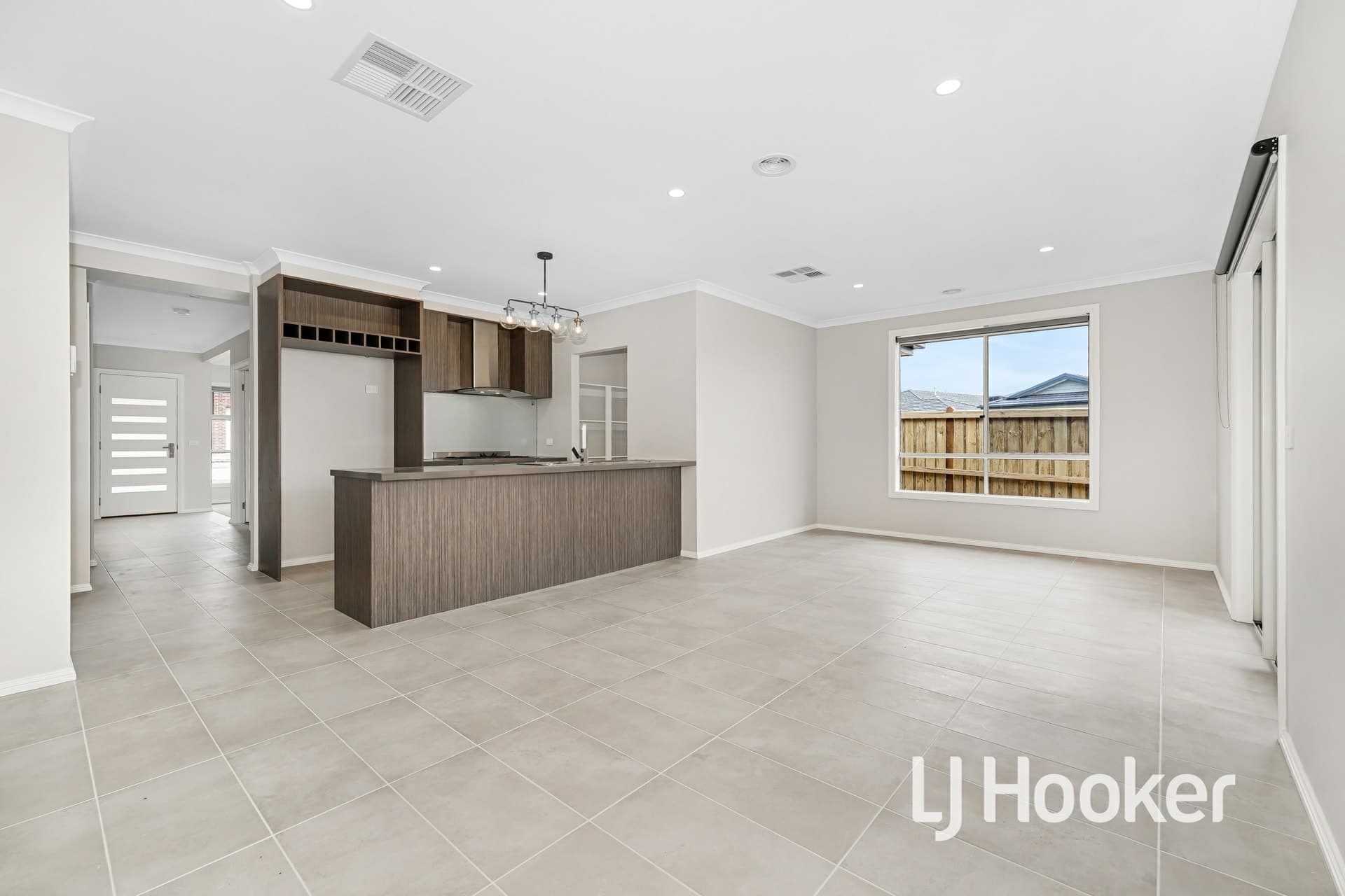34 Kenana Street Clyde North VIC, Clyde North - Thumbnail 4