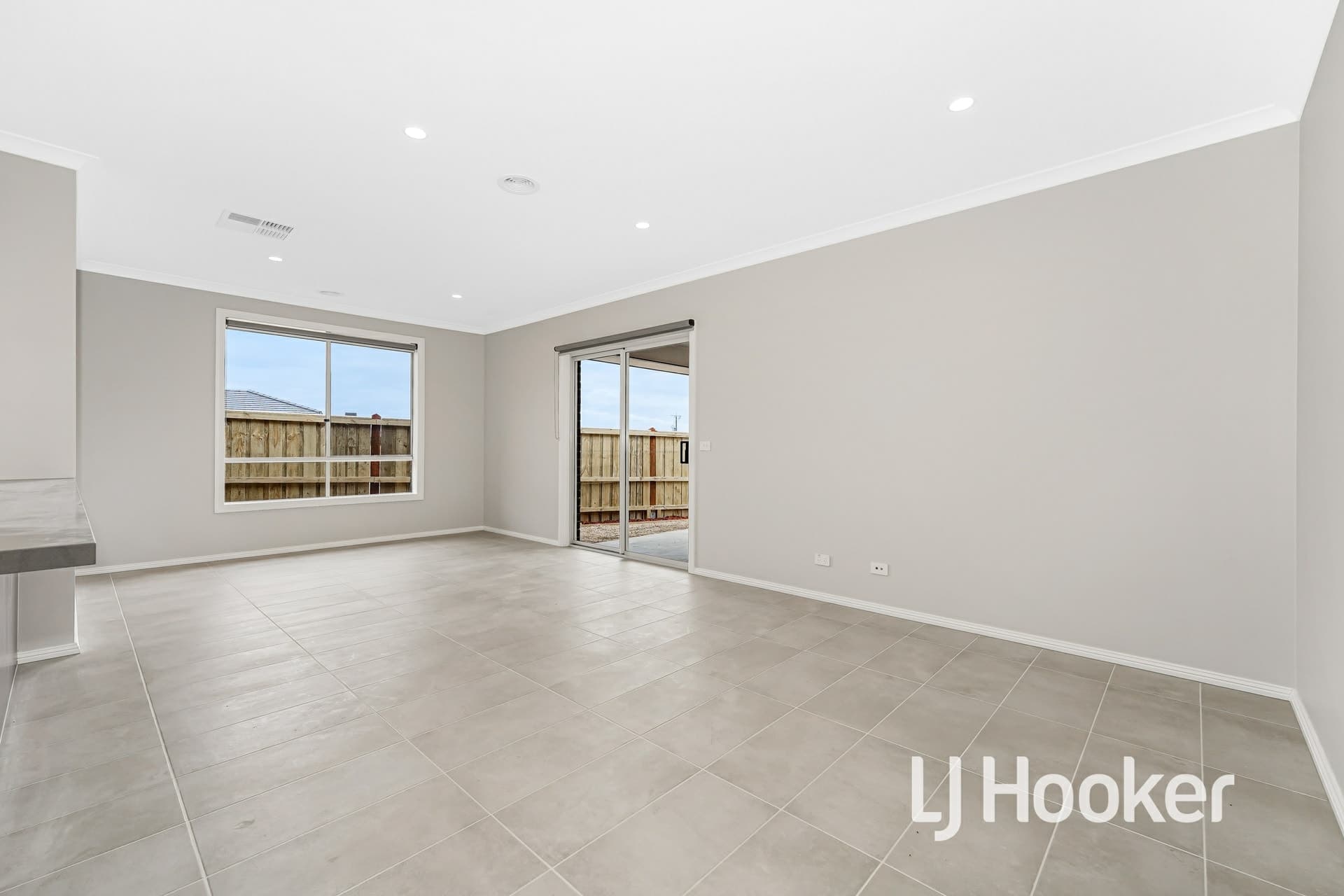 34 Kenana Street Clyde North VIC, Clyde North - Thumbnail 5