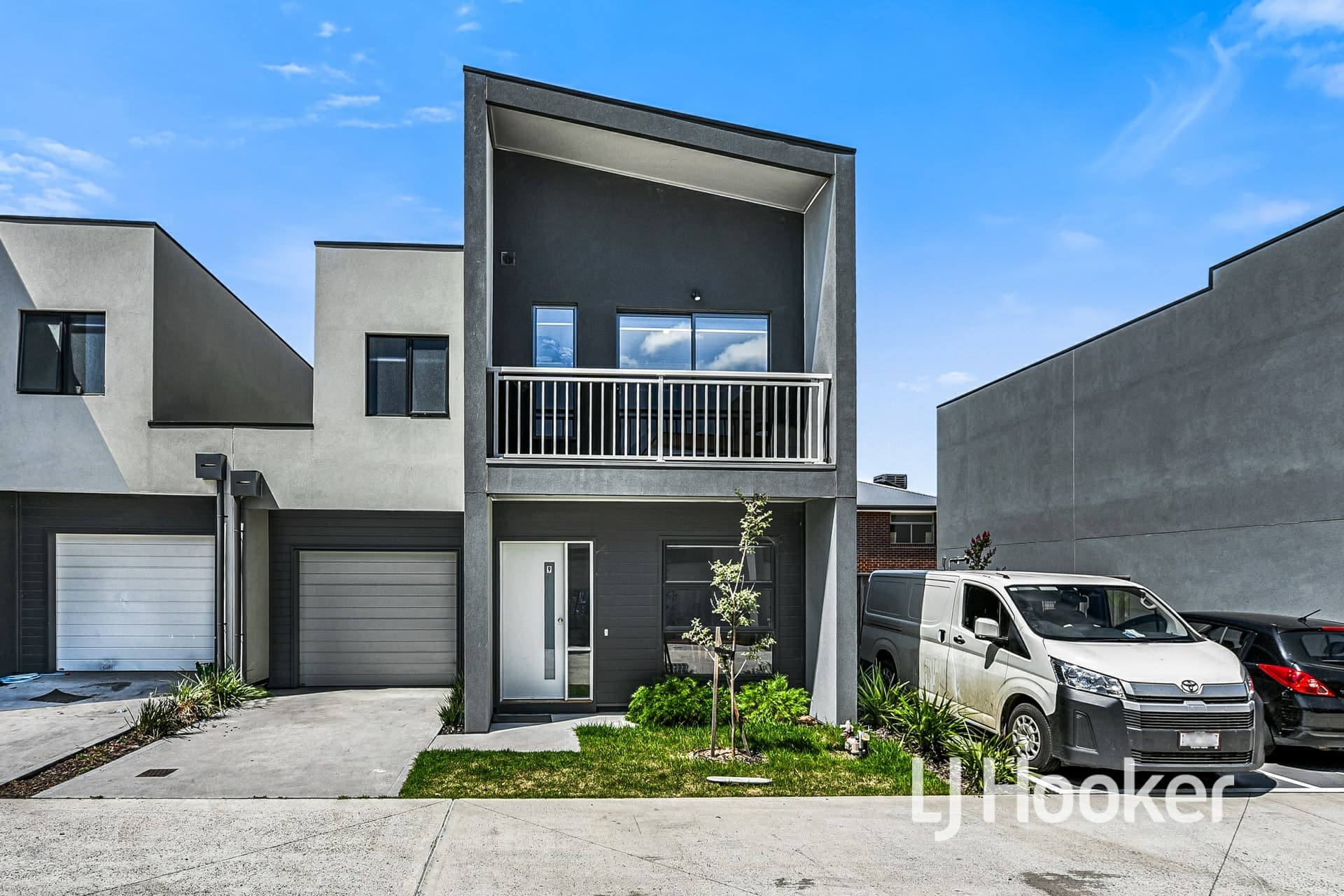 9 Randwick Lane Clyde North VIC, Clyde North - Thumbnail 3