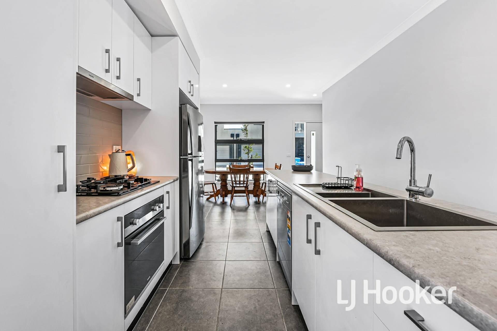 9 Randwick Lane Clyde North VIC, Clyde North - Thumbnail 5