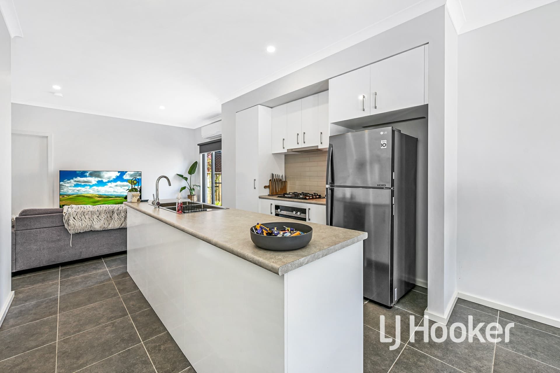 9 Randwick Lane Clyde North VIC, Clyde North - Thumbnail 7
