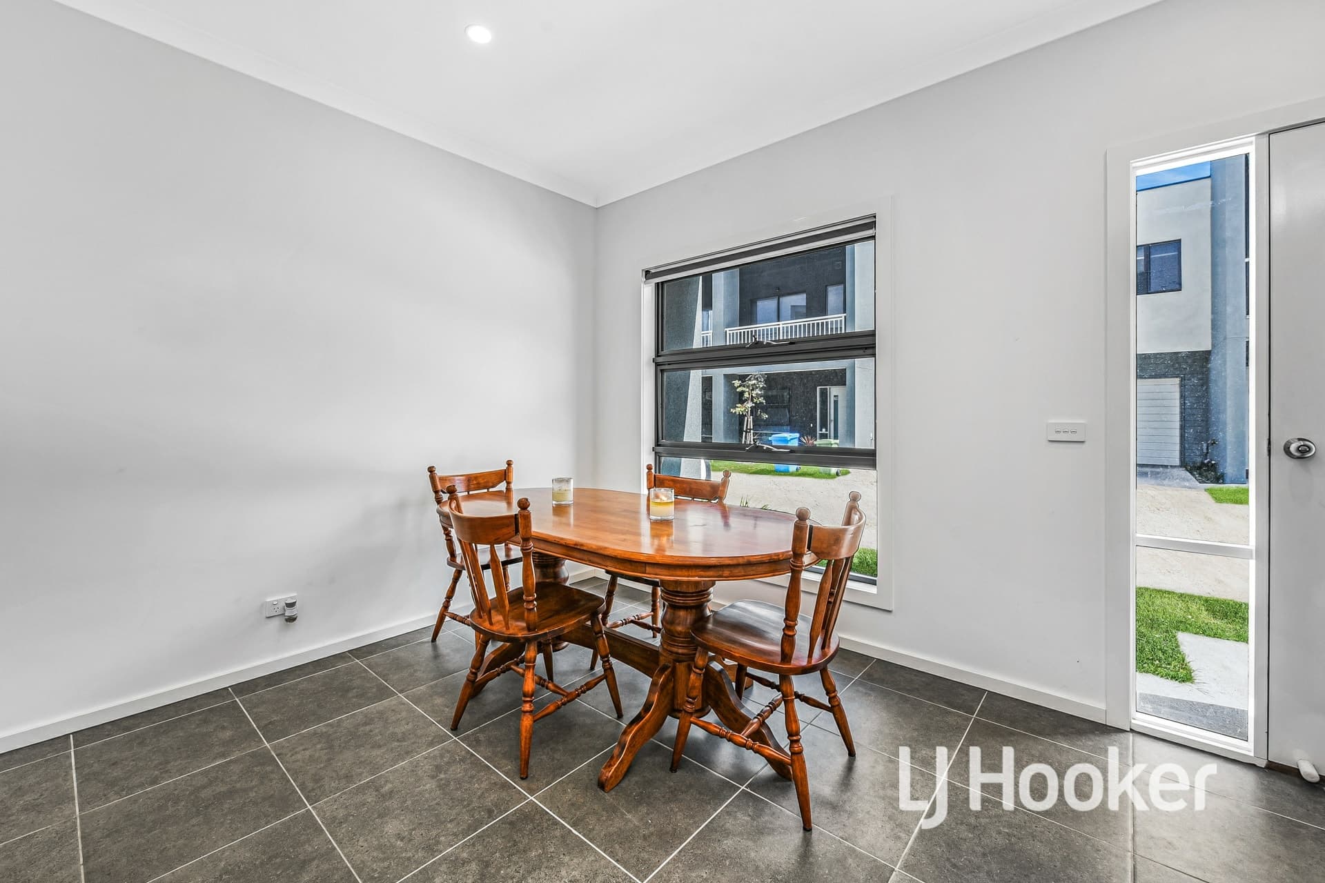 9 Randwick Lane Clyde North VIC, Clyde North - Thumbnail 8