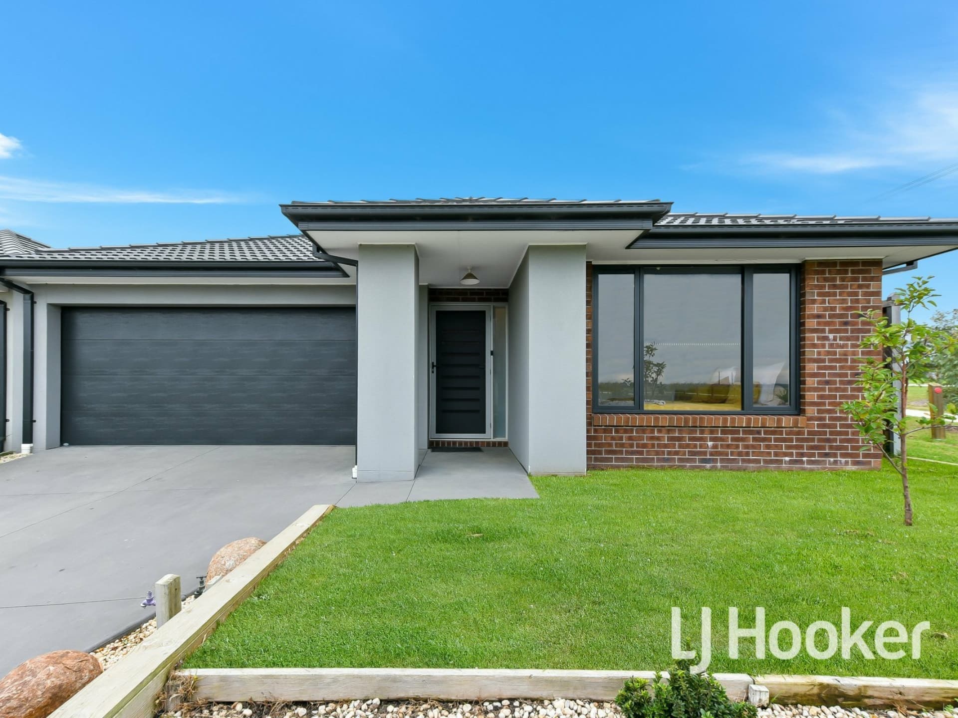 14 Aspire Avenue Clyde North VIC, Clyde North - Thumbnail 2