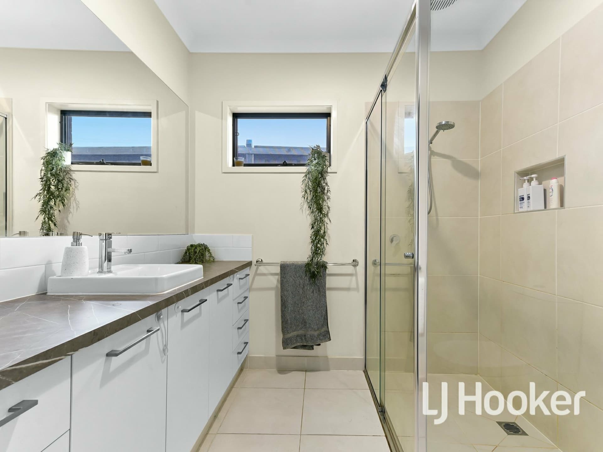 14 Aspire Avenue Clyde North VIC, Clyde North - Thumbnail 4
