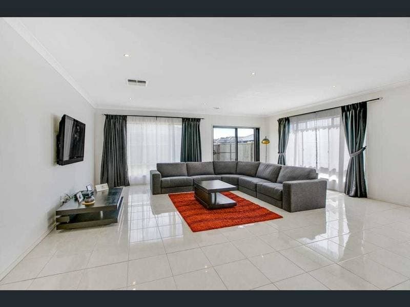 76 Glenelg Street Clyde North VIC, Clyde North - Thumbnail 3
