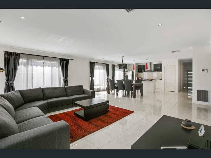 76 Glenelg Street Clyde North VIC, Clyde North - Thumbnail 4