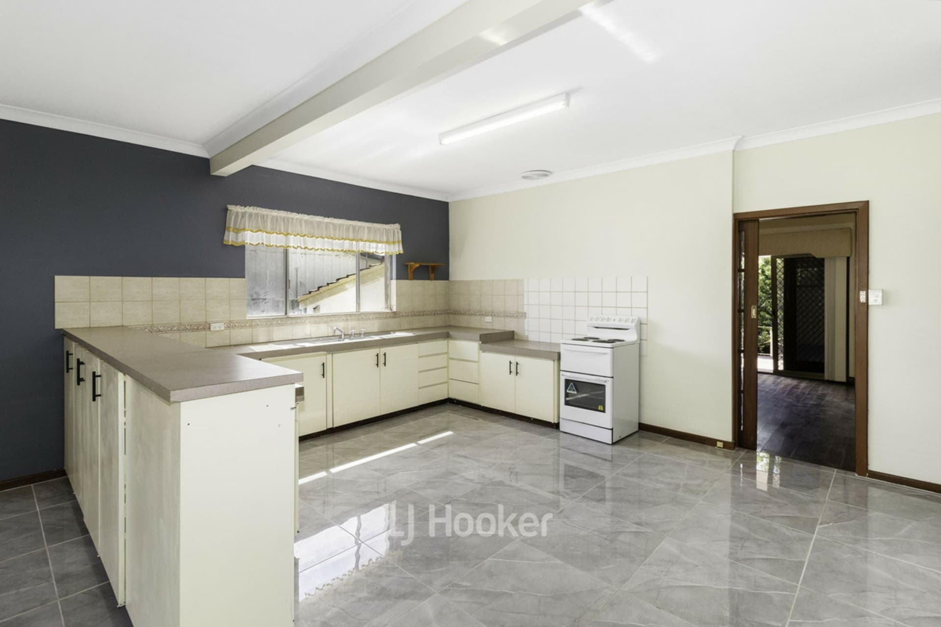51 Bucktin Street Collie WA, Collie - Thumbnail 4