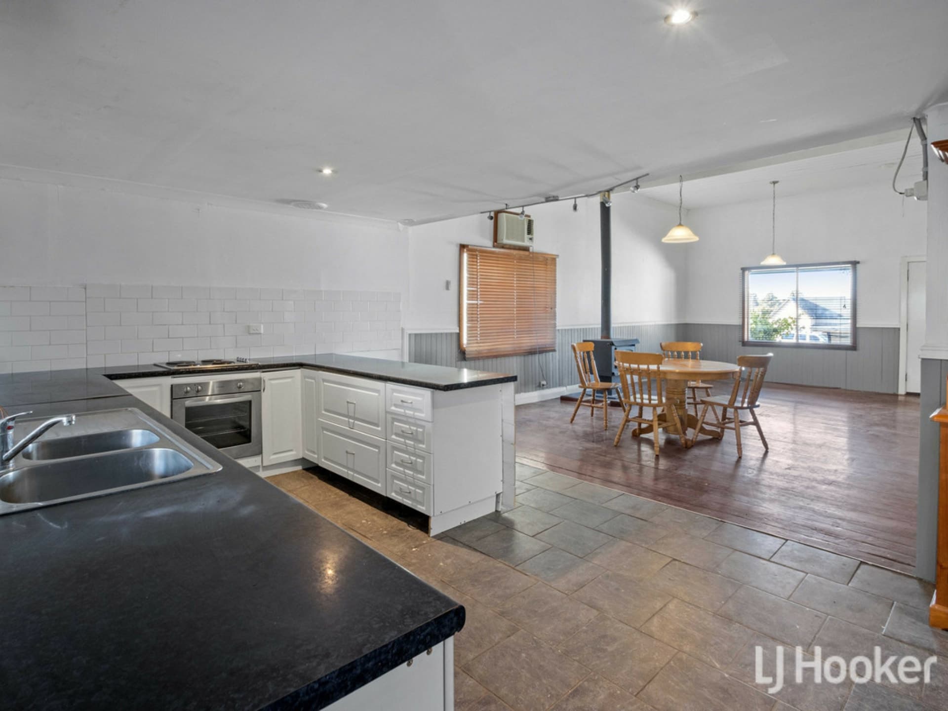 127 Wittenoom Street Collie WA, Collie - Thumbnail 5