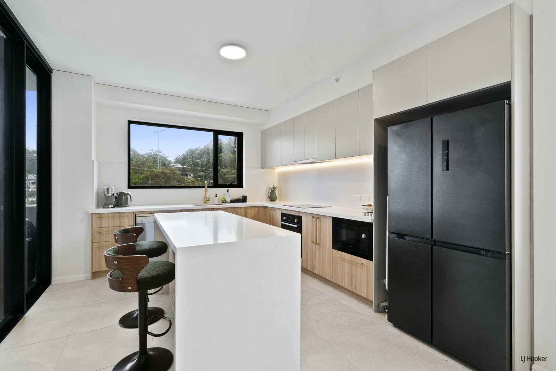 302/19 Appel Street Coolangatta QLD, Coolangatta - Thumbnail 2