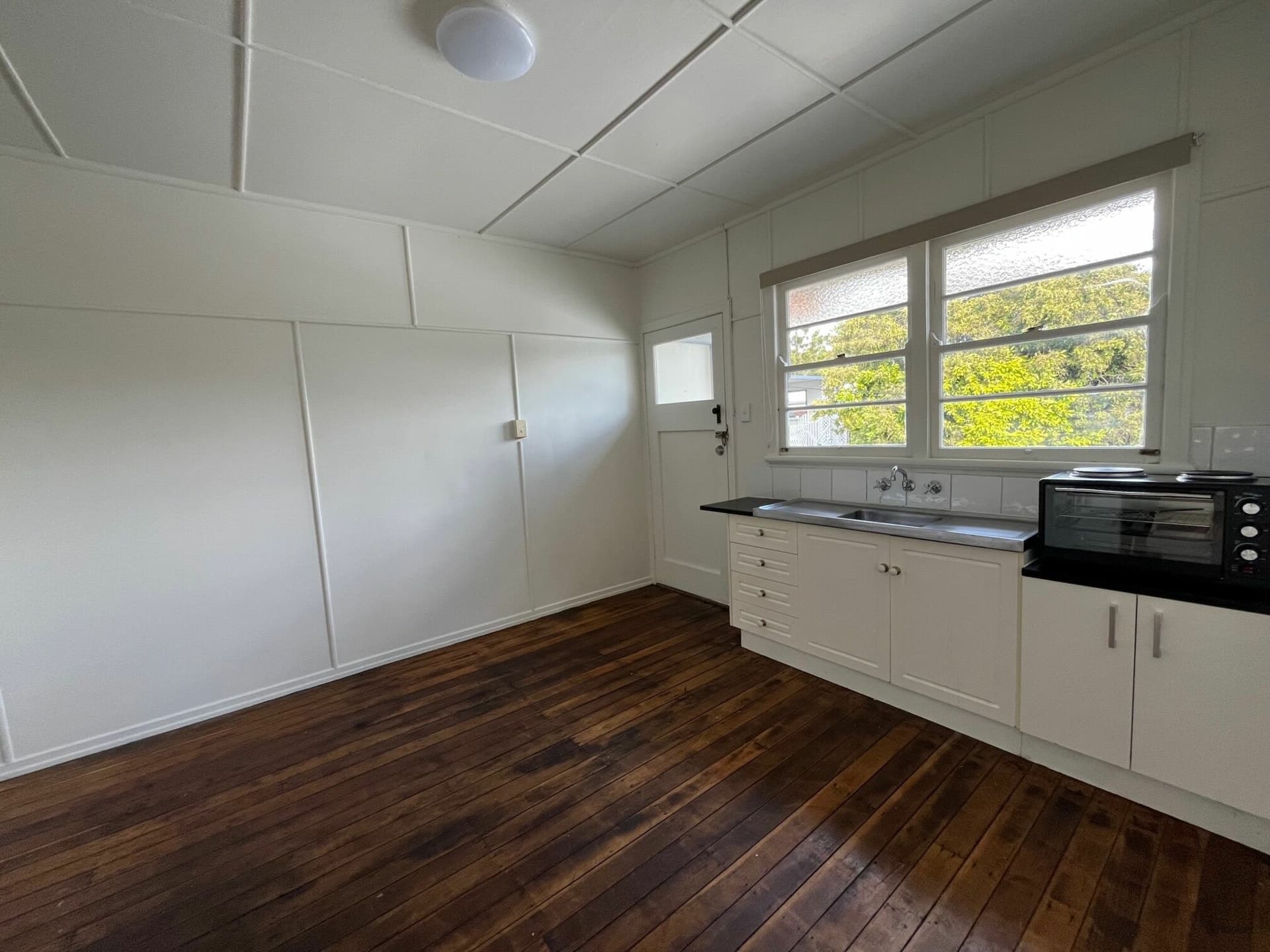2/12 Haig Street Coolangatta QLD, Coolangatta - Image 1