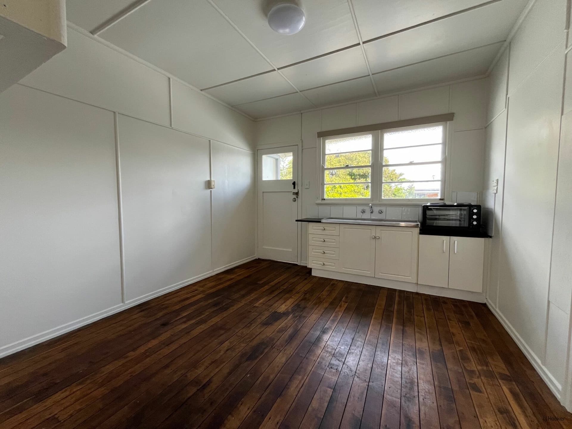 2/12 Haig Street Coolangatta QLD, Coolangatta - Thumbnail 3