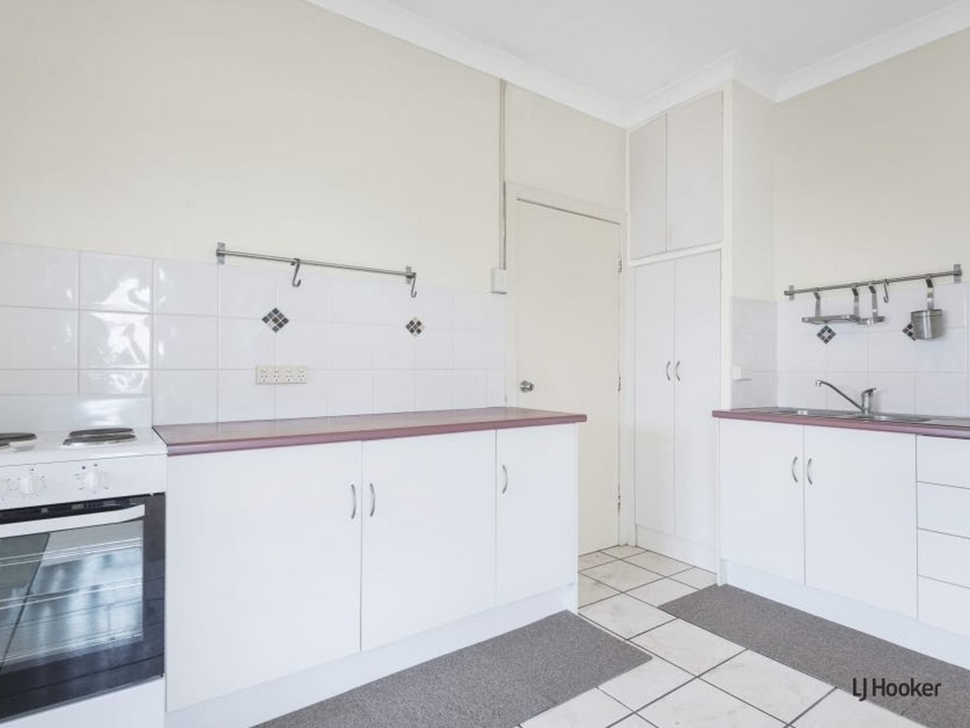 2/69 Mclean Street Coolangatta QLD, Coolangatta - Thumbnail 2