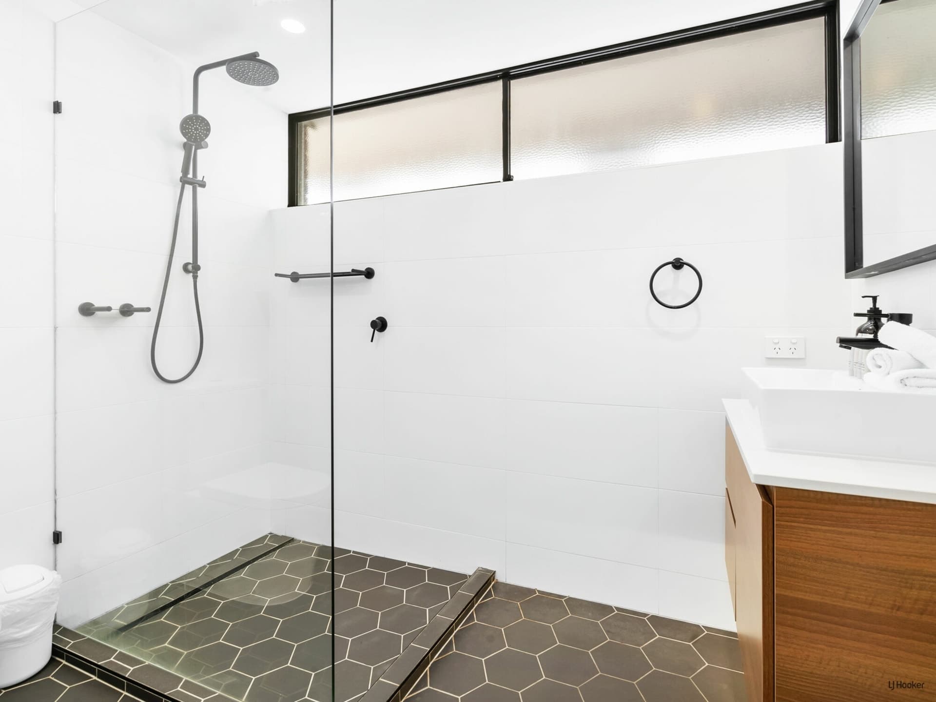 1/32 Powell Crescent Coolangatta QLD, Coolangatta - Thumbnail 3