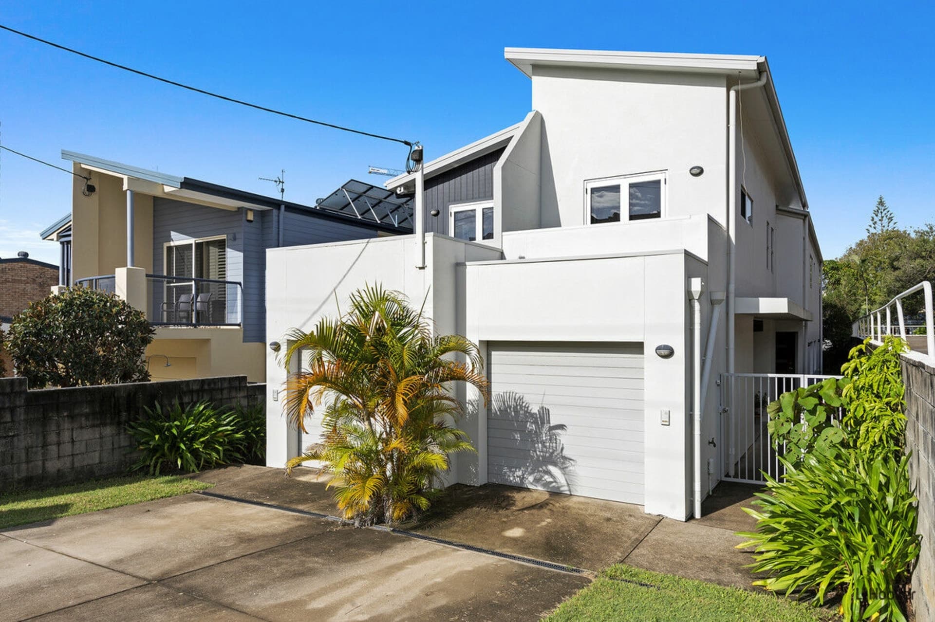 2/48 McLean Street Coolangatta QLD, Coolangatta - Thumbnail 2