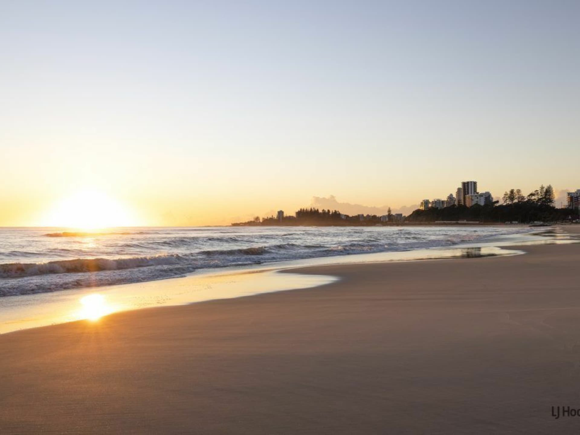 1/5 Douglas Street Coolangatta QLD, Coolangatta - Image 1