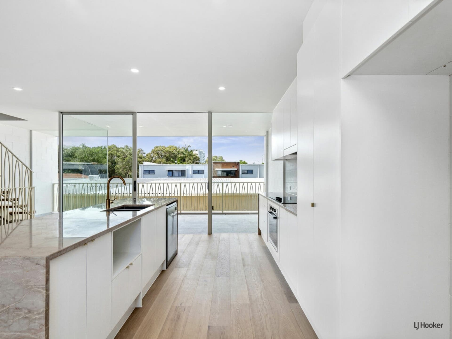 2/10 Simpson Street Coolangatta QLD, Coolangatta - Thumbnail 4