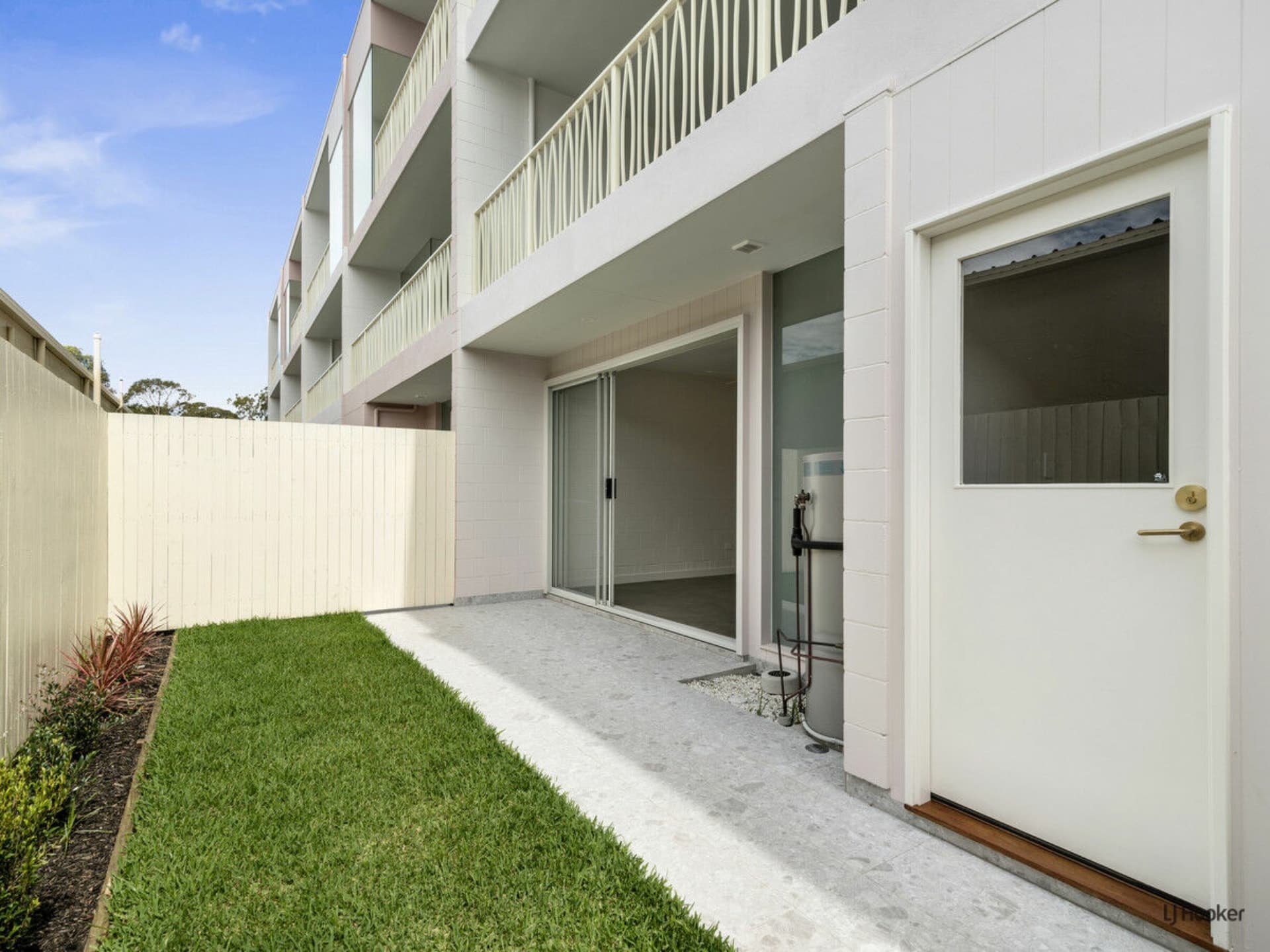2/10 Simpson Street Coolangatta QLD, Coolangatta - Thumbnail 5