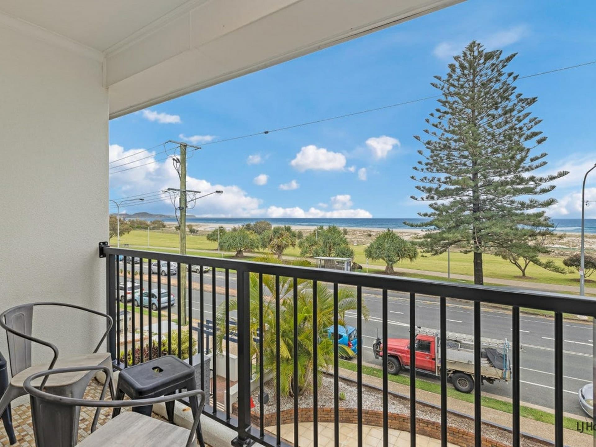 17/12, Coolangatta - Thumbnail 2