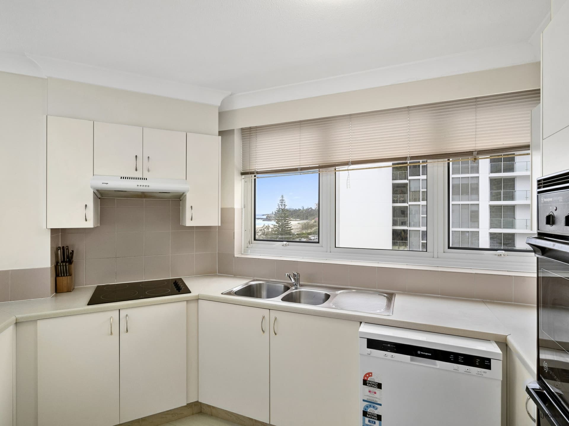 701/6 Coyne Street Coolangatta QLD, Coolangatta - Thumbnail 4
