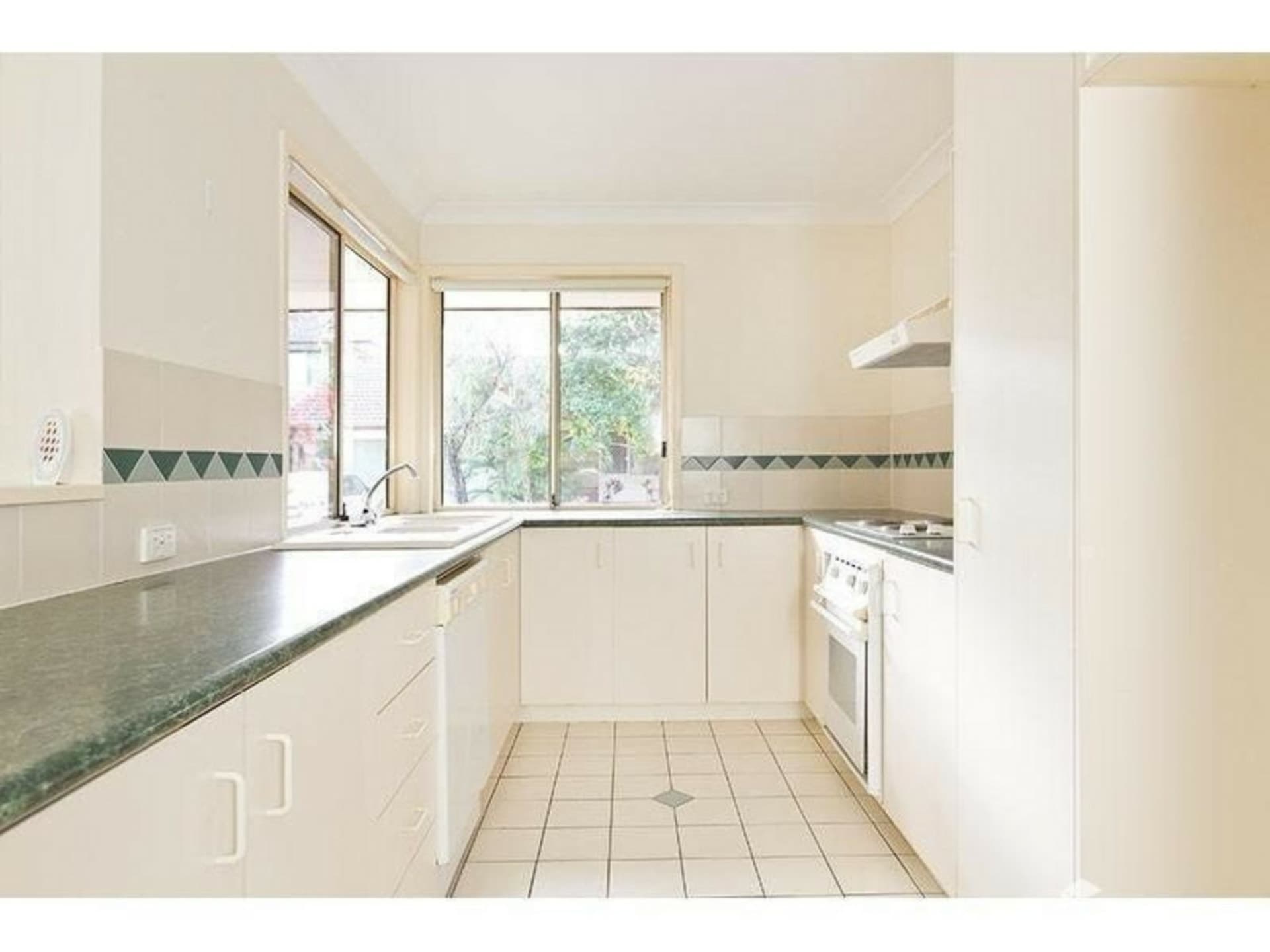 145/125 Hansford Road Coombabah QLD, Coombabah - Thumbnail 3