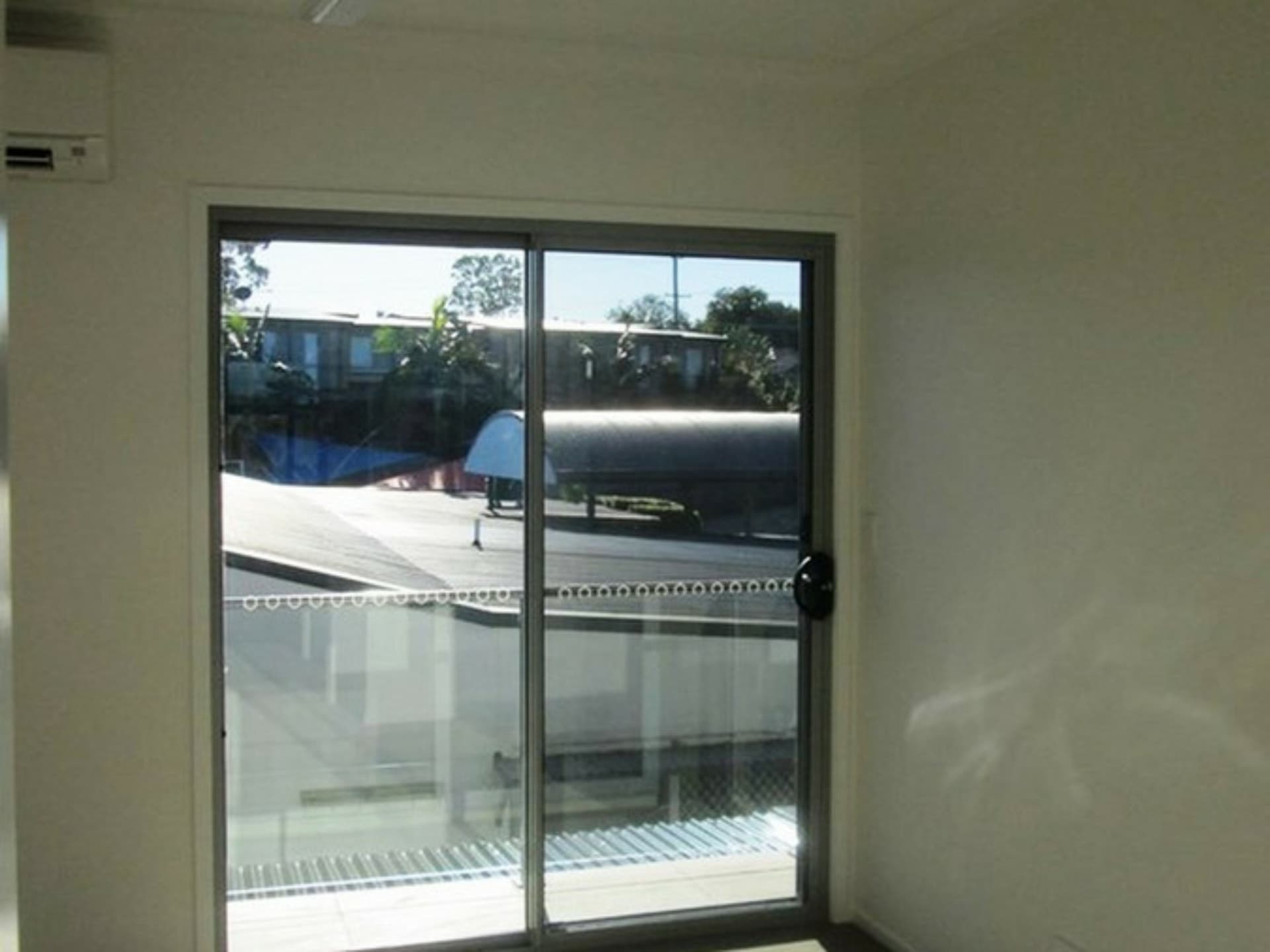 6/460, Coombabah - Thumbnail 5