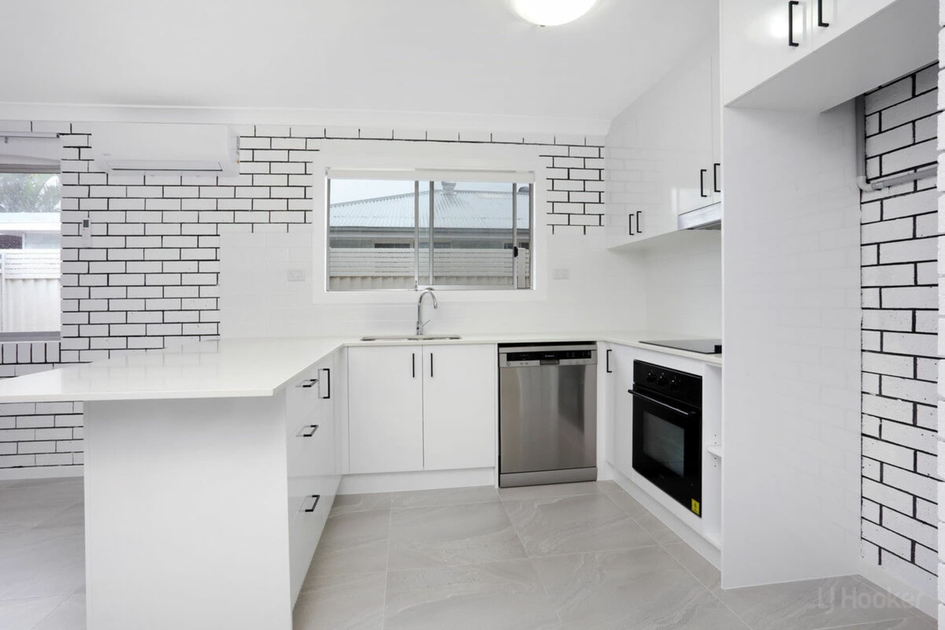 29 Turana Street Coombabah QLD, Coombabah - Thumbnail 3