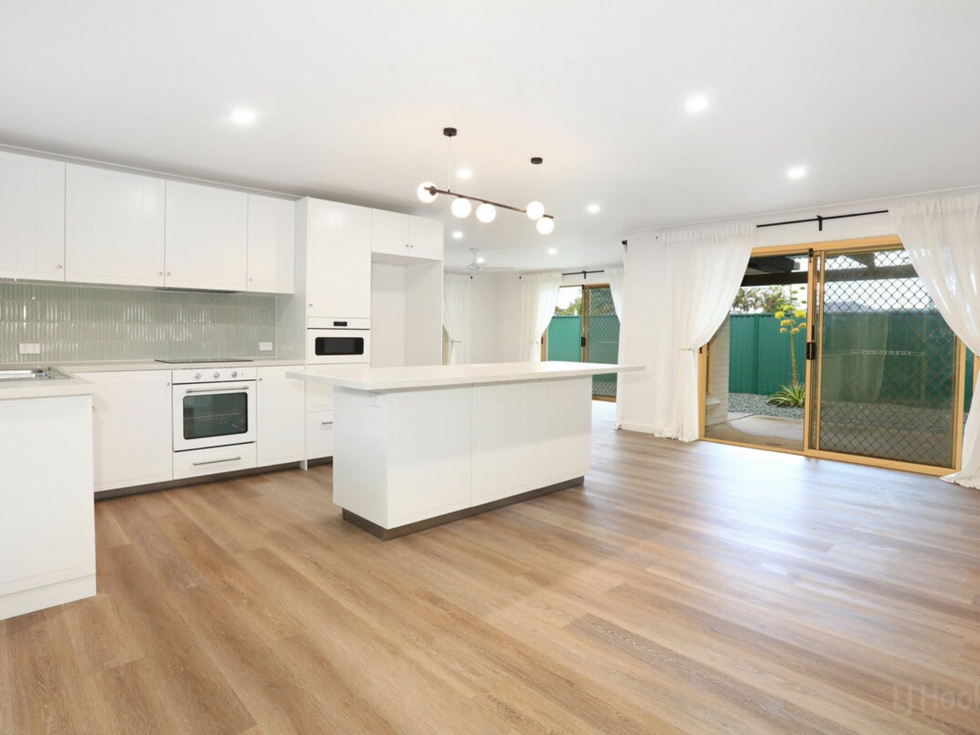 3 Numbat Court Coombabah QLD, Coombabah - Thumbnail 2