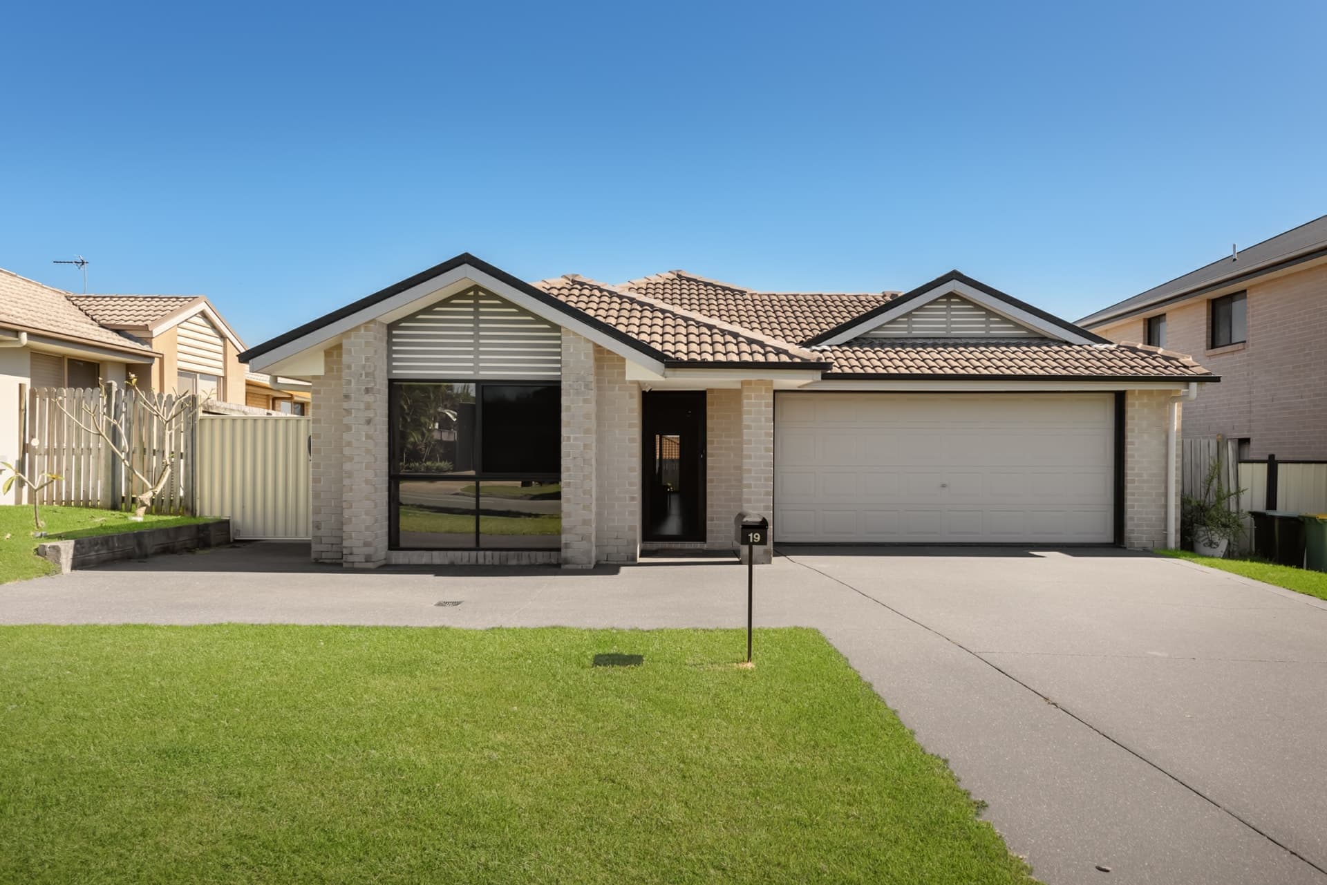 19 Orlando Drive Coomera QLD, Coomera - Thumbnail 2
