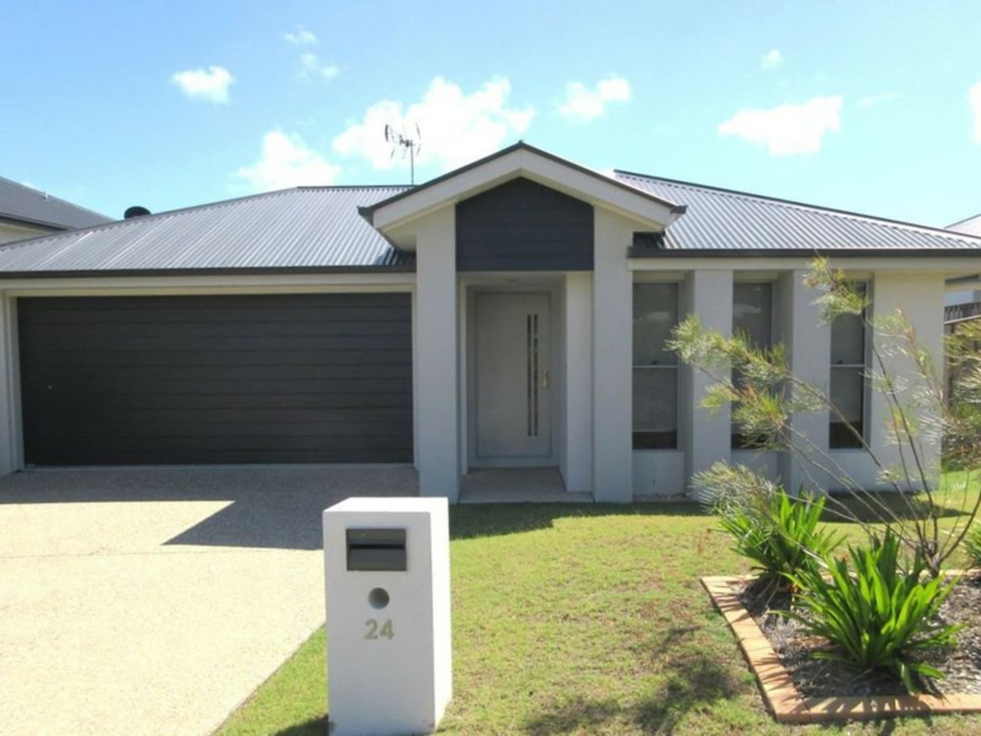 24 Carpenters Drive Coomera QLD, Coomera - Thumbnail 2