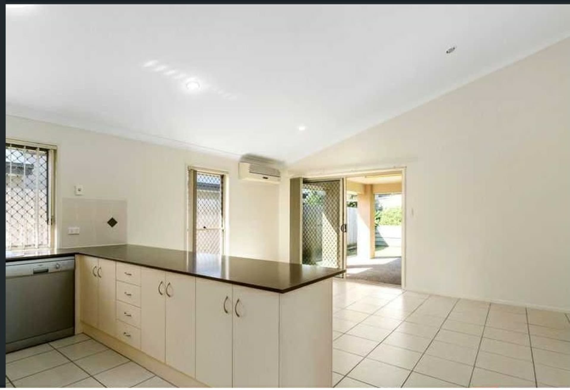12 Madison Road Coomera QLD, Coomera - Thumbnail 4
