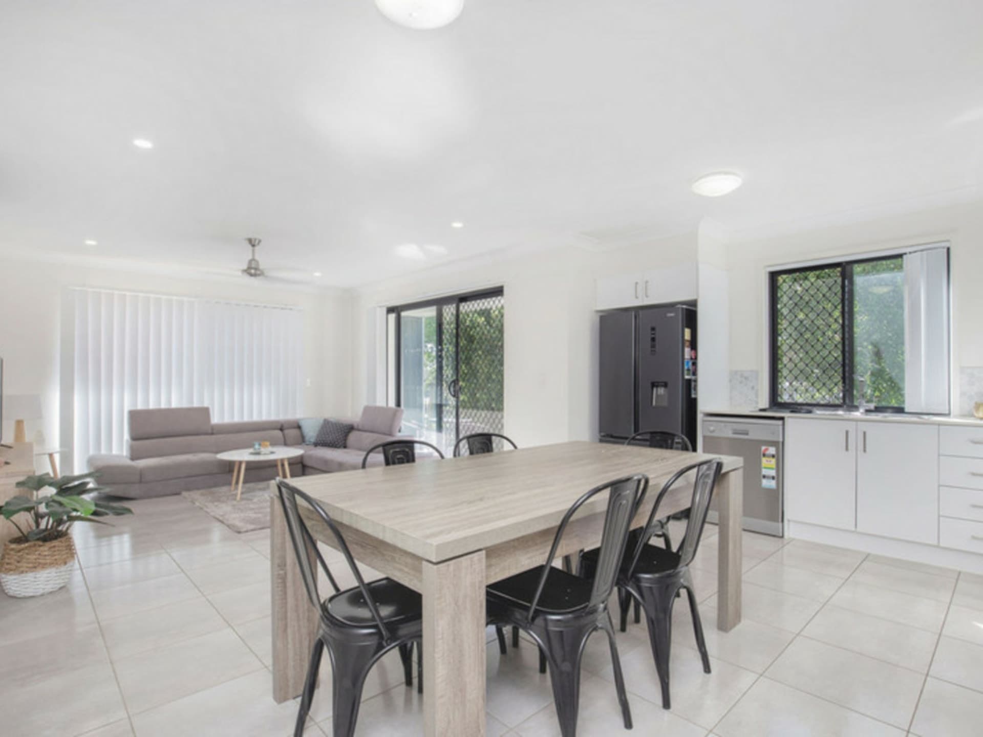 10B Olivia Close Coomera QLD, Coomera - Thumbnail 2