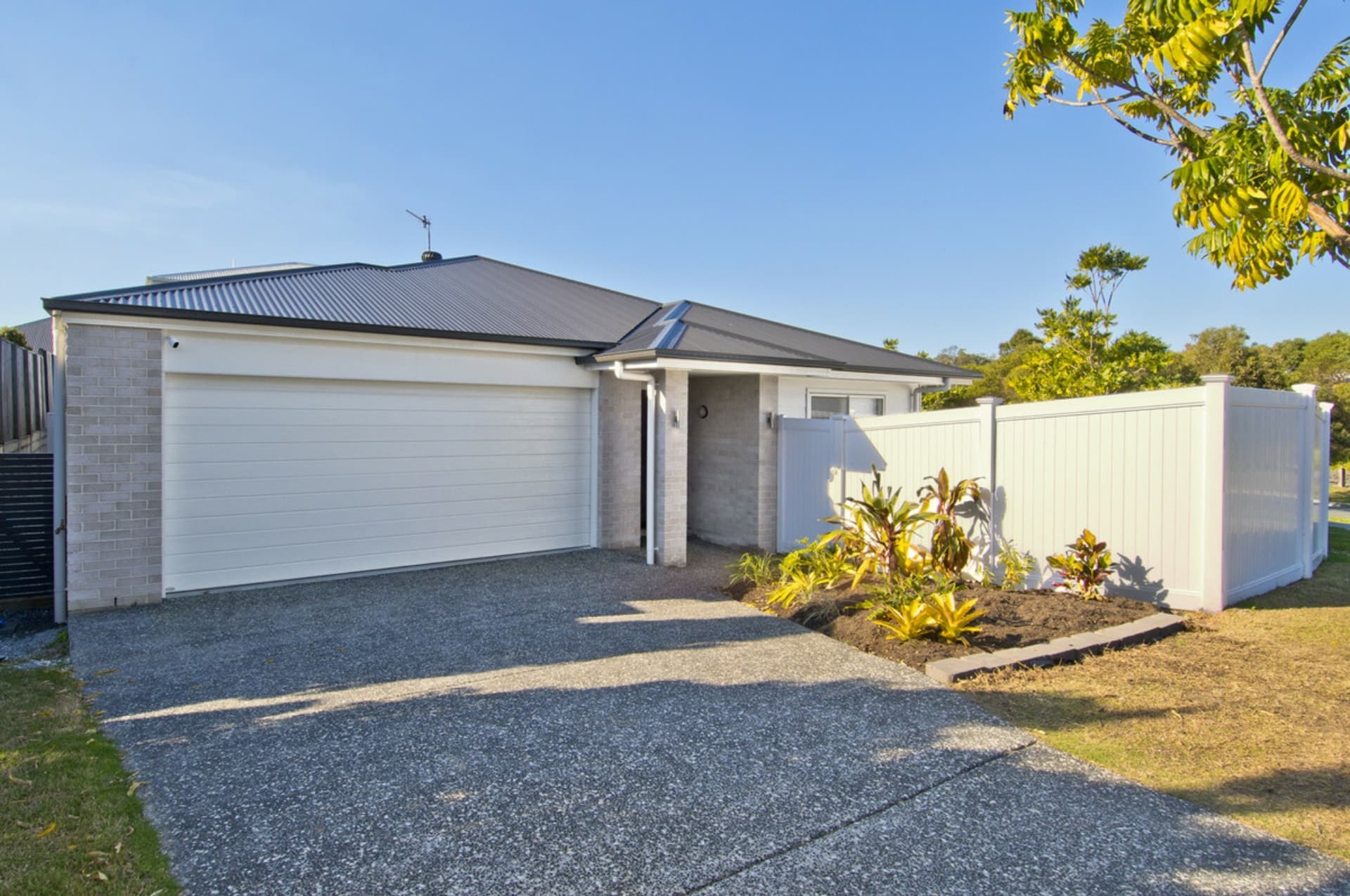 1 Taurus Circuit Coomera QLD, Coomera - Thumbnail 2