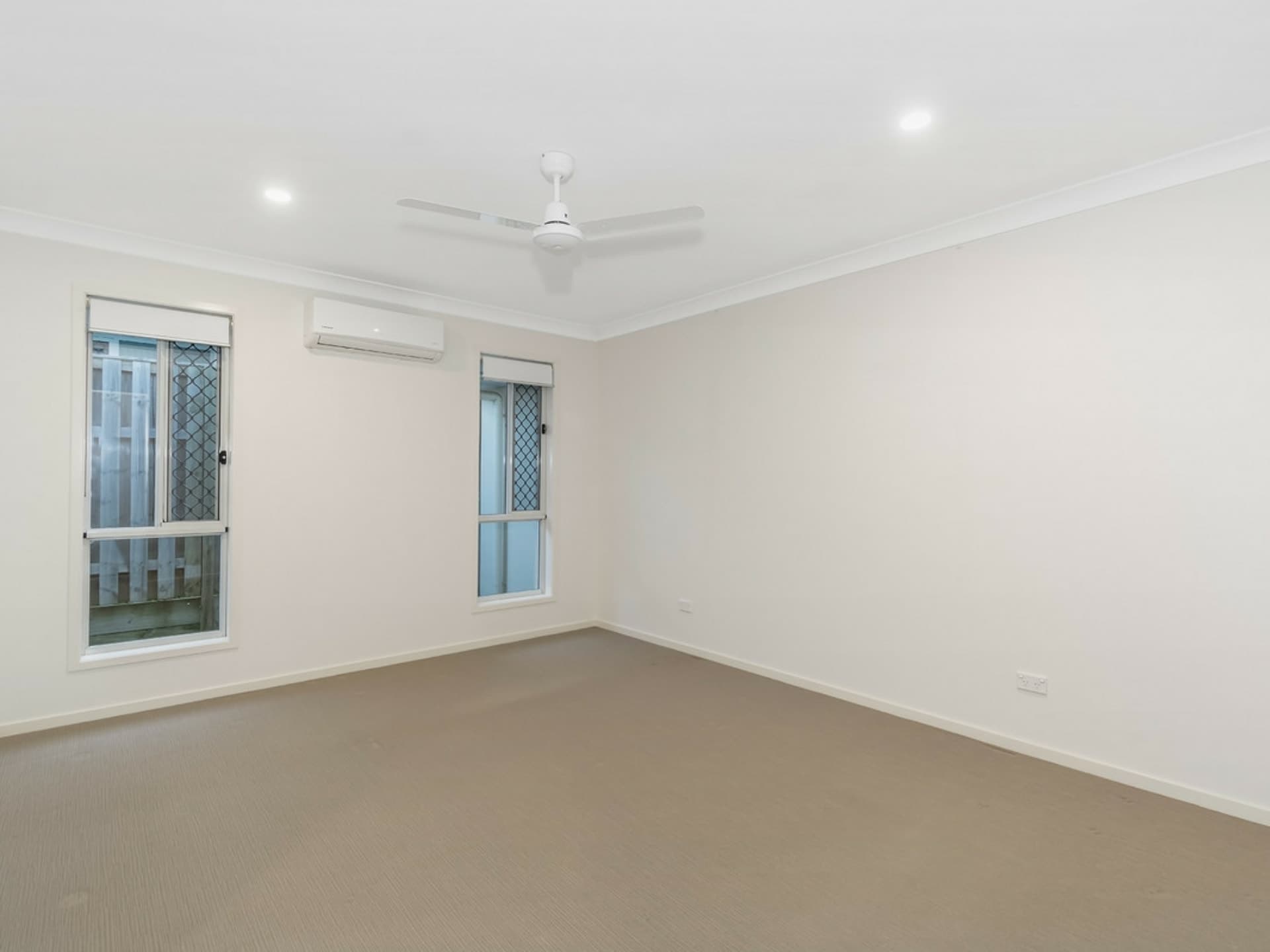 8 Stairway Street Coomera QLD, Coomera - Thumbnail 6