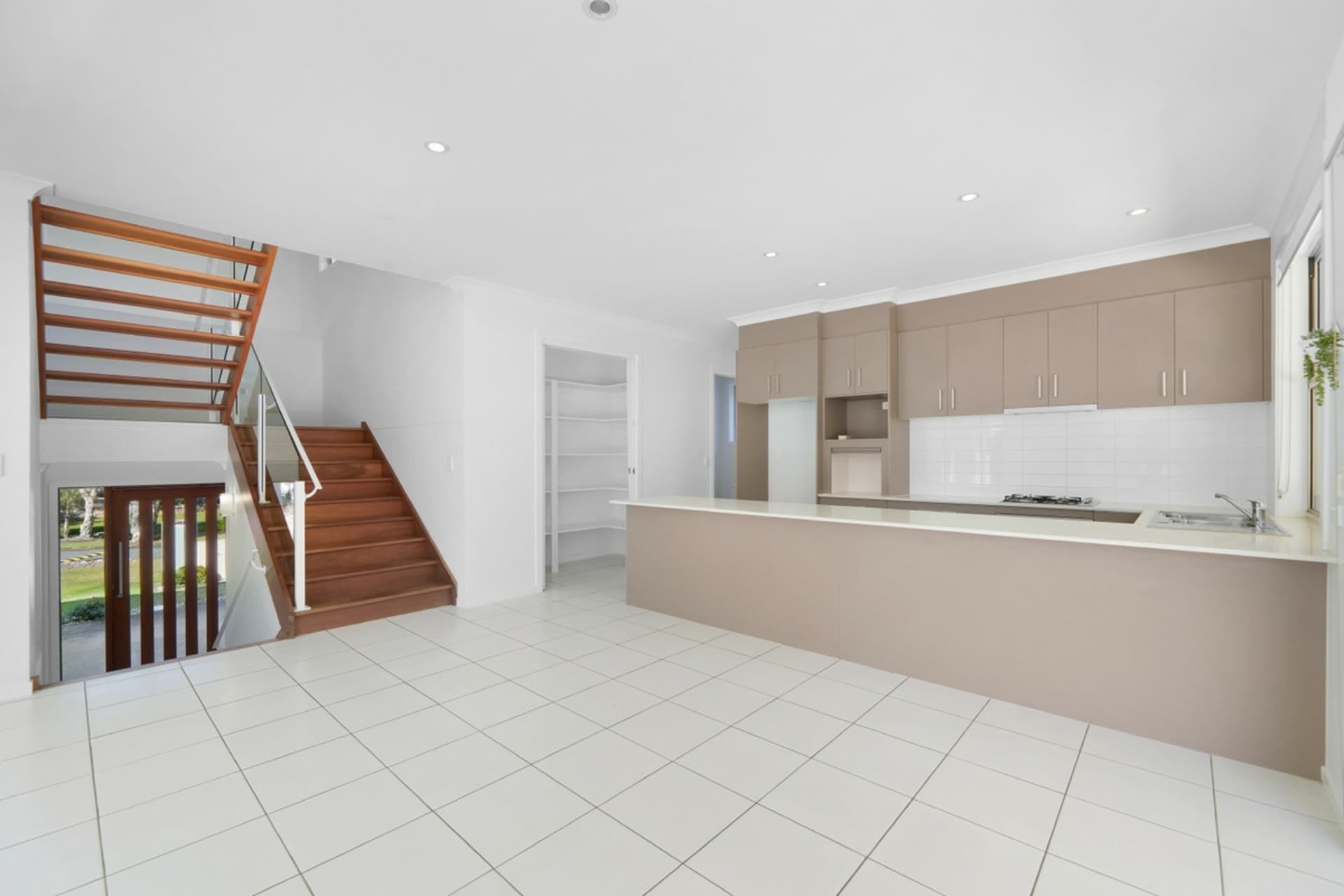 10 Benecia Avenue Coomera Waters QLD, Coomera - Thumbnail 2