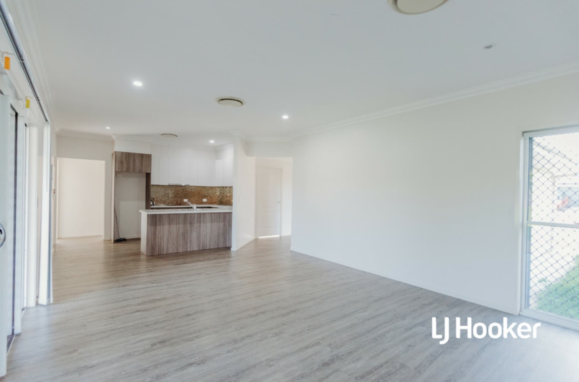 49 Bisdee Street Coral Cove QLD, Coral Cove - Thumbnail 3