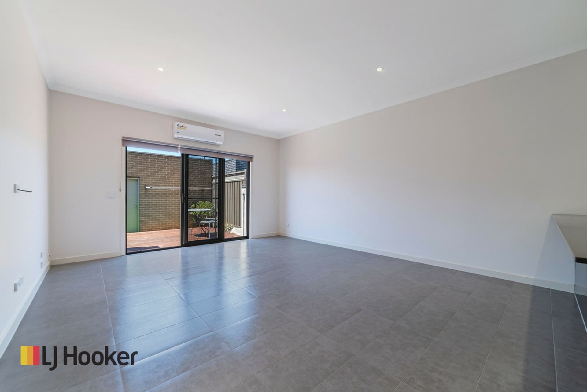 63 Clarendon Avenue Craigieburn VIC, Craigieburn - Thumbnail 6