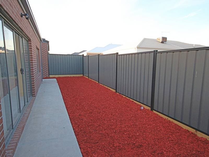 6 Tarrion Rise Craigieburn VIC, Craigieburn - Image 1