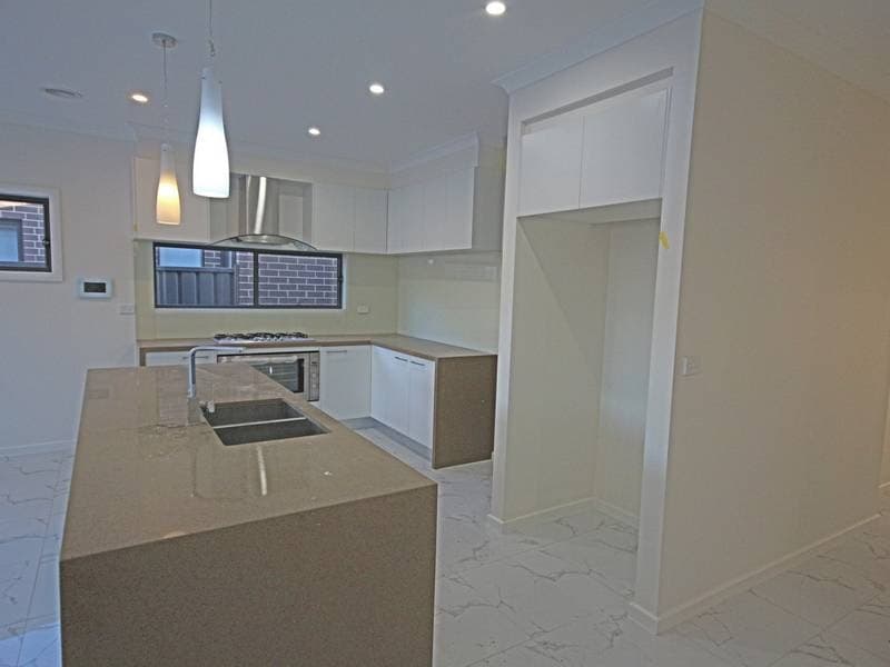 6 Tarrion Rise Craigieburn VIC, Craigieburn - Thumbnail 4